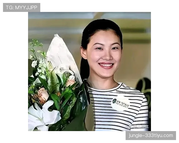 伏明霞跳水拿金牌那会儿,家里电视还是黑白的,现在她女儿读国际学校一年学费够我干十年 伏明霞跳水拿金牌那会儿,家里电视还是黑白的,现在她女儿读国际学校一年学费够我干十年